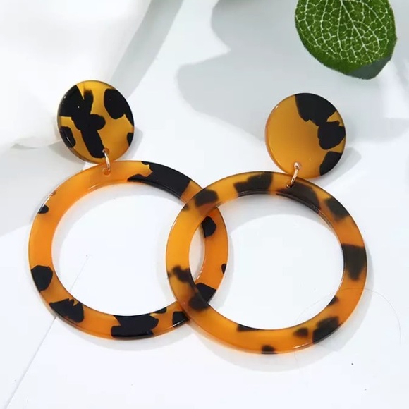 🔴5/$15🔴CLEARANCE Big Brown Acrylic Earrings NEW - Picture 10 of 10